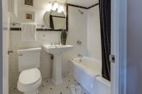 Zo maak je een kleine badkamer optisch groter